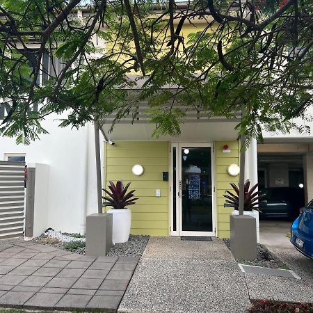 Redcliffe Motor Inn Bagian luar foto