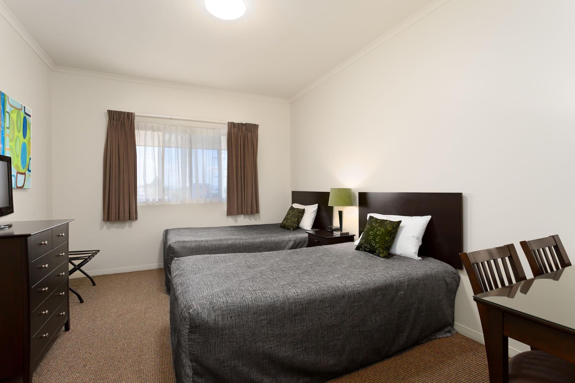 Redcliffe Motor Inn Bagian luar foto