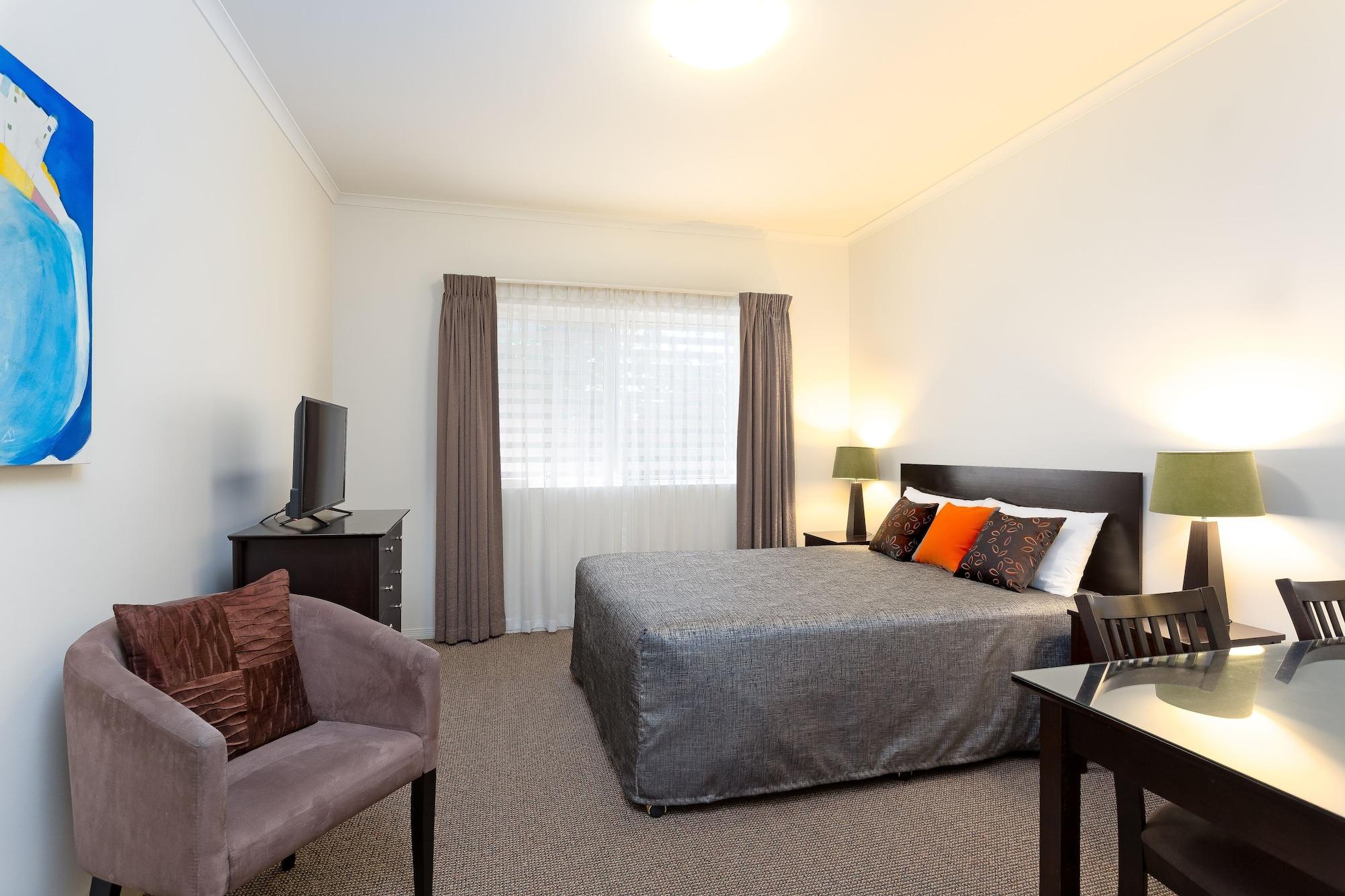 Redcliffe Motor Inn Bagian luar foto
