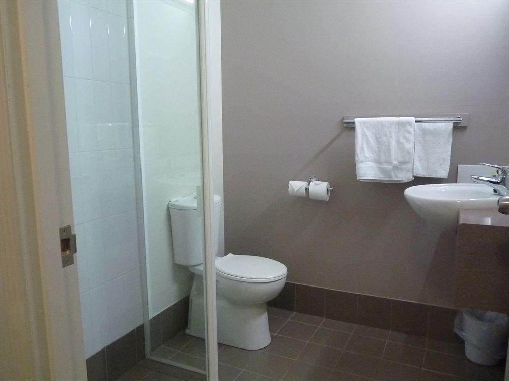 Redcliffe Motor Inn Bagian luar foto