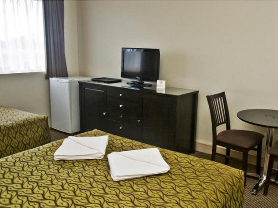 Redcliffe Motor Inn Bagian luar foto