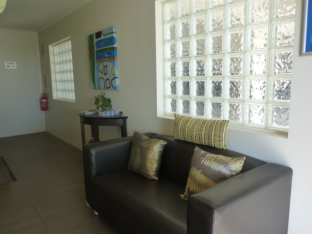Redcliffe Motor Inn Bagian luar foto